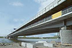 After redevelopment: New pedestrian paths have been made at the lower level of main girders