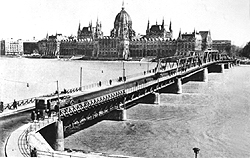 The Kossuth Bridge