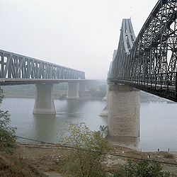 General view of the old and new Cernavoda bridges 